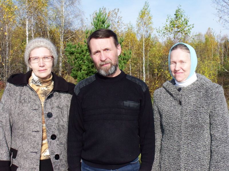 Сотрудники Автобуса милосердия: водитель Андрей Борисович и сестры Ольга Вячеславовна и Ольга Викторовна