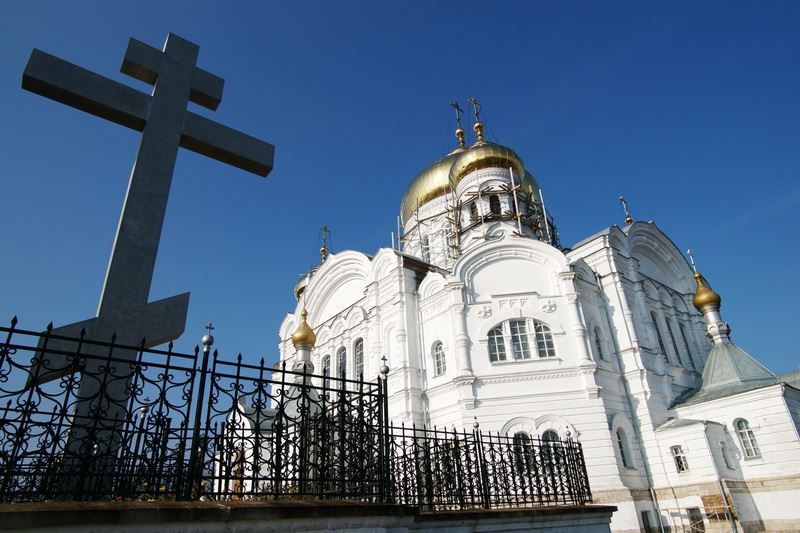 Величественный Крестовоздвиженский собор Белогорского монастыря