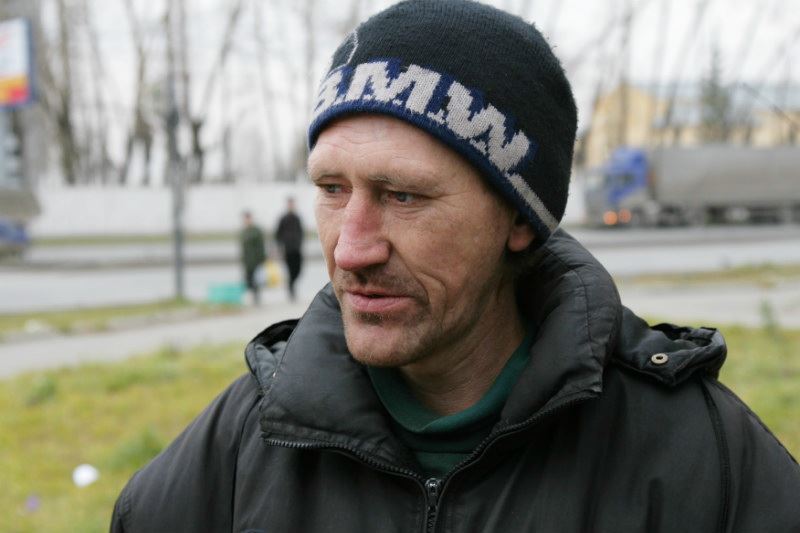 В интервью Андрей рассказывал, какая серьезная травма у него была и искренне благодарил всех служащих в Автобусе сестер милосердия за то, что его бесплатно вылечили, помогли выжить