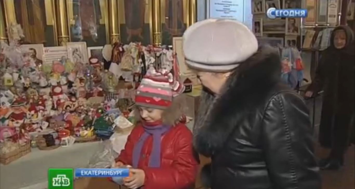 Выставка в нижнем приделе Храма-На-Крови