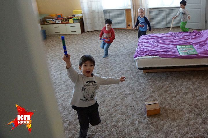 В дружной семье Афанасьевых у Сени началась новая беззаботная жизнь. Фото: Алексей БУЛАТОВ