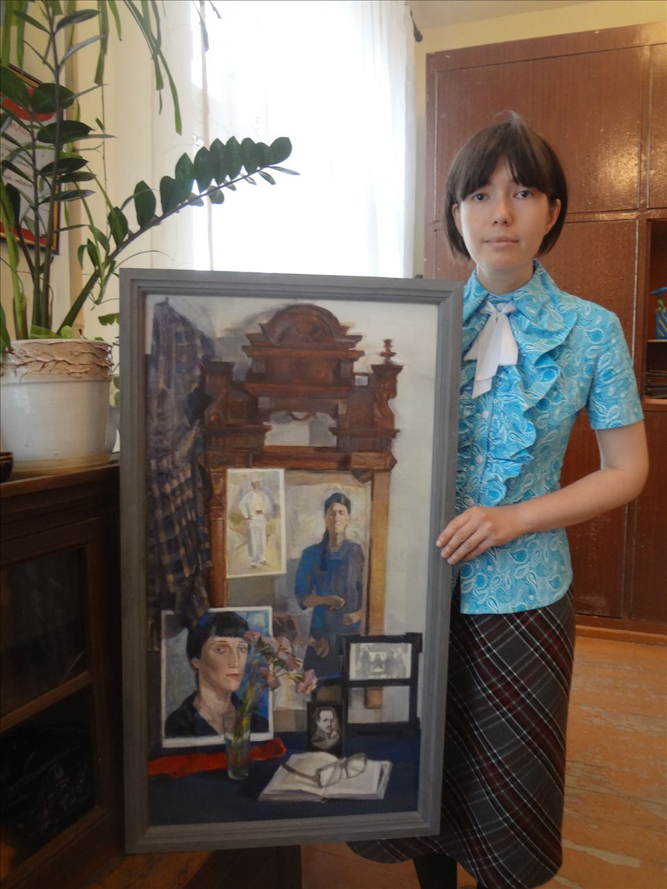 Елена Ярмухаметова с работой «Автопортрет. Наедине»