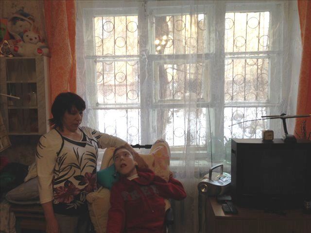 Рассыпающееся в крошево окно – нечеловеческие условия