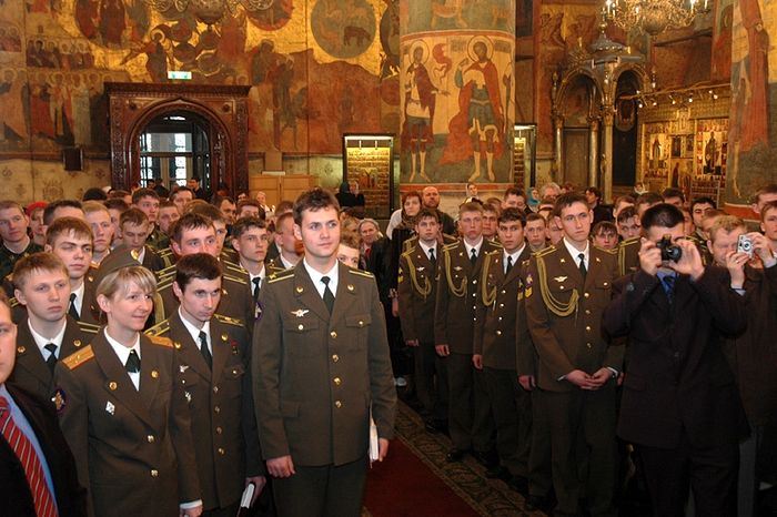 Преподаватели, выпускники и учащиеся Факультета православной культуры Военной академии РВСН им. Петра Великого. Фото: Патриархия.Ru