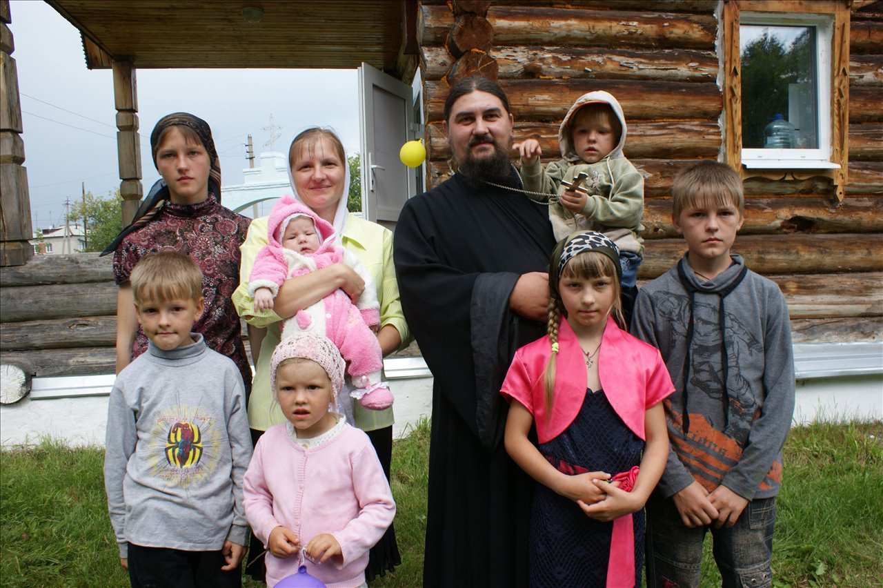 Я спасу семью. "Семья священника Романова" Курск. Православная многодетная семья. Семья православного священника.