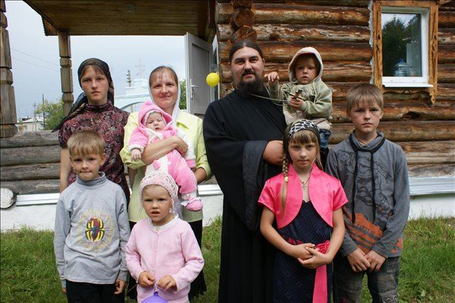 Многодетная семья священника Игоря Труженникова