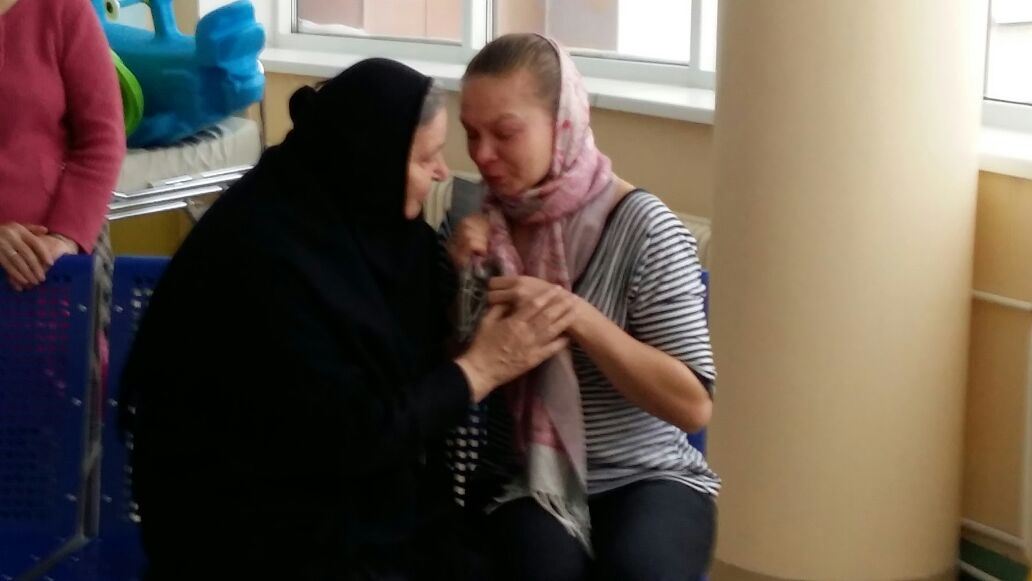 На долю матушки выпали слезы и утешения матерей больных деток