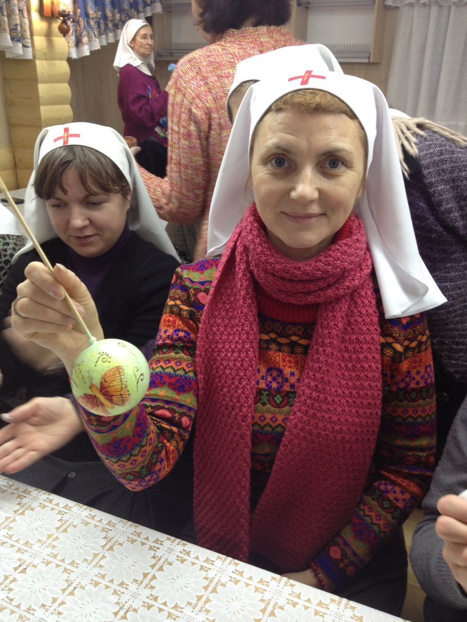 Мастера и любители рукоделия собирались, чтобы сделать своими руками елочные игрушки