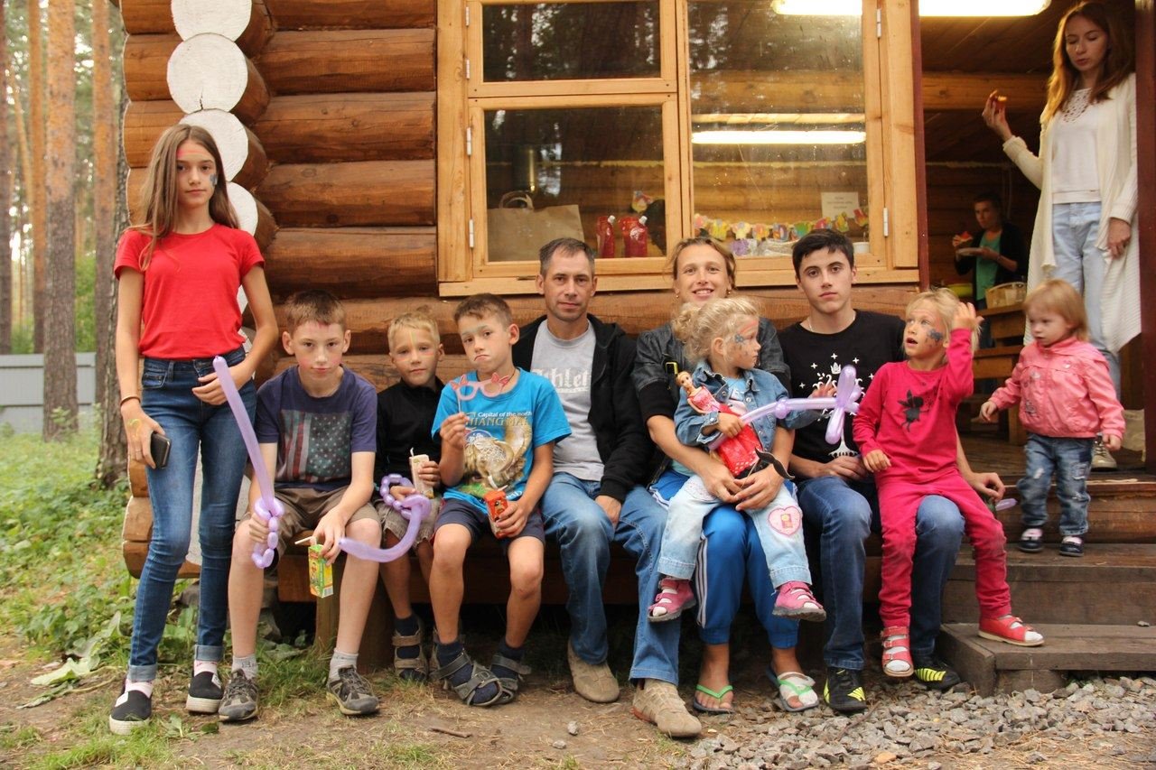 Дружная семья Лозовых