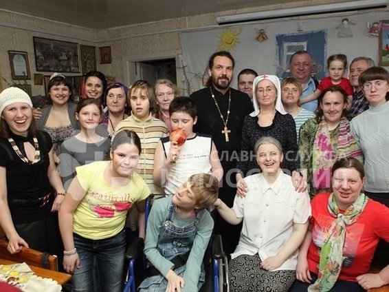 Этим людям очень нужна любовь