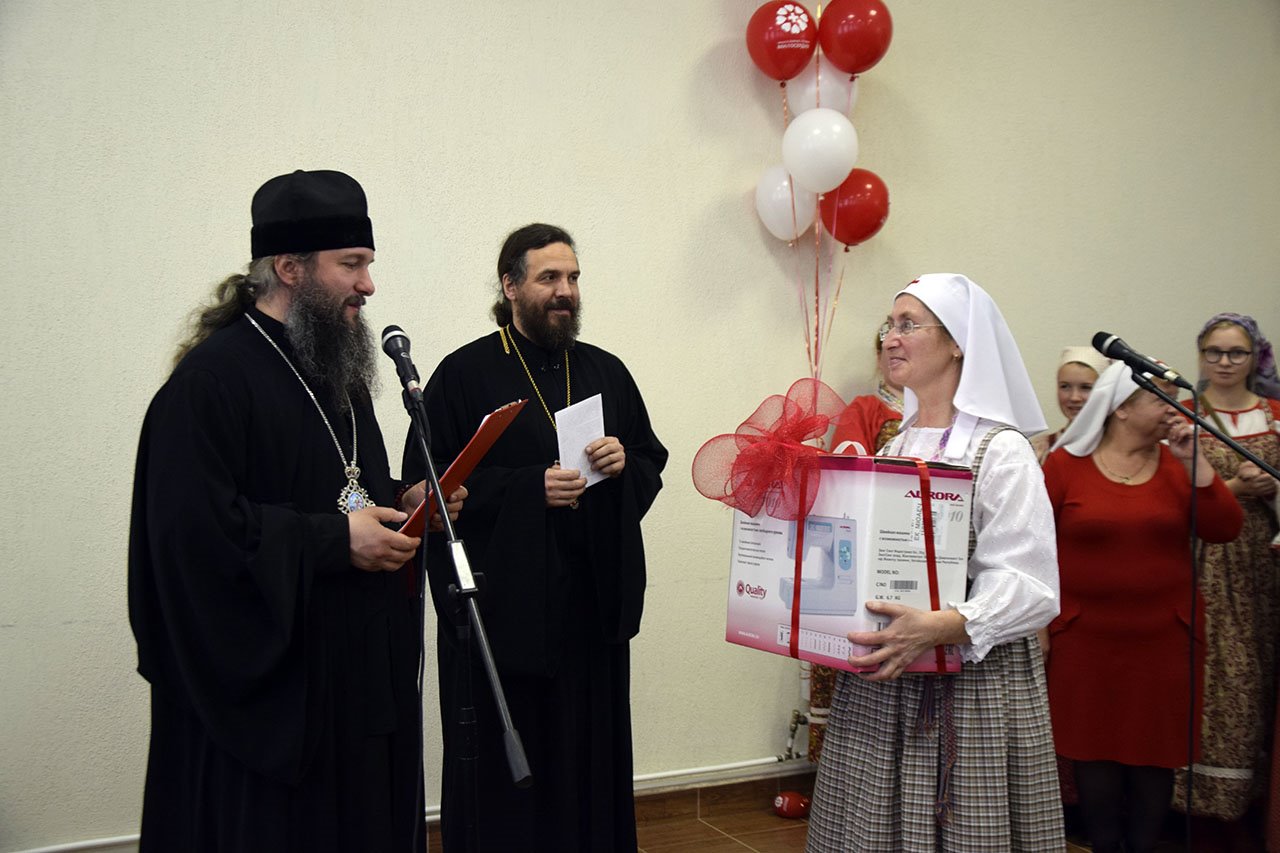 В прошлом году Центру подарили швейную машинку