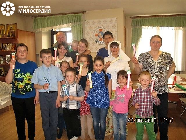 Подопечные Службы семейного патронажа смастерили красивые и мудрые закладки