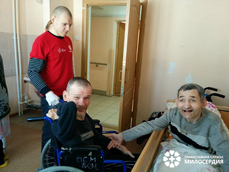 Сосед навестил друга со второго этажа