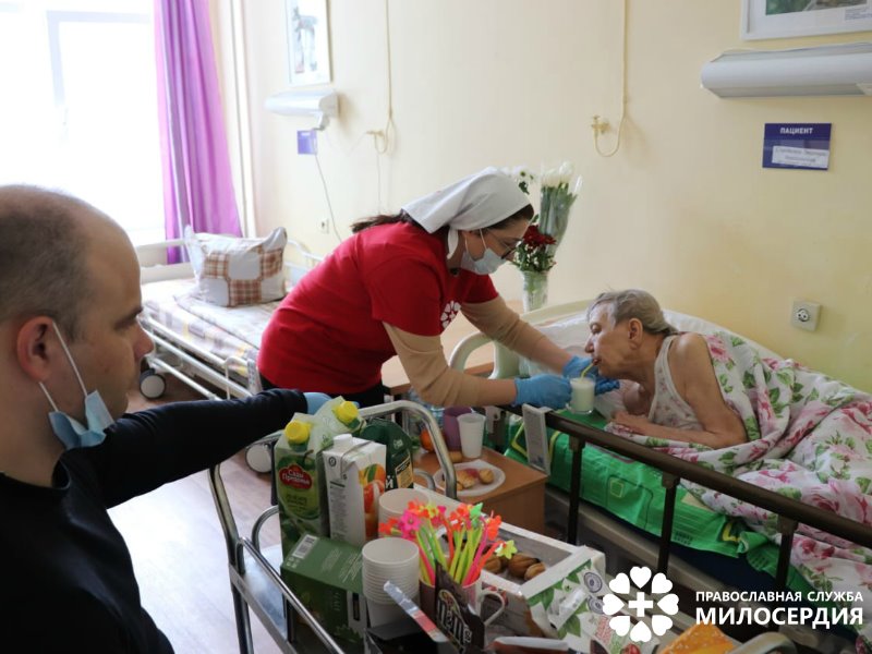 Здесь совсем все просто - помогли напиться