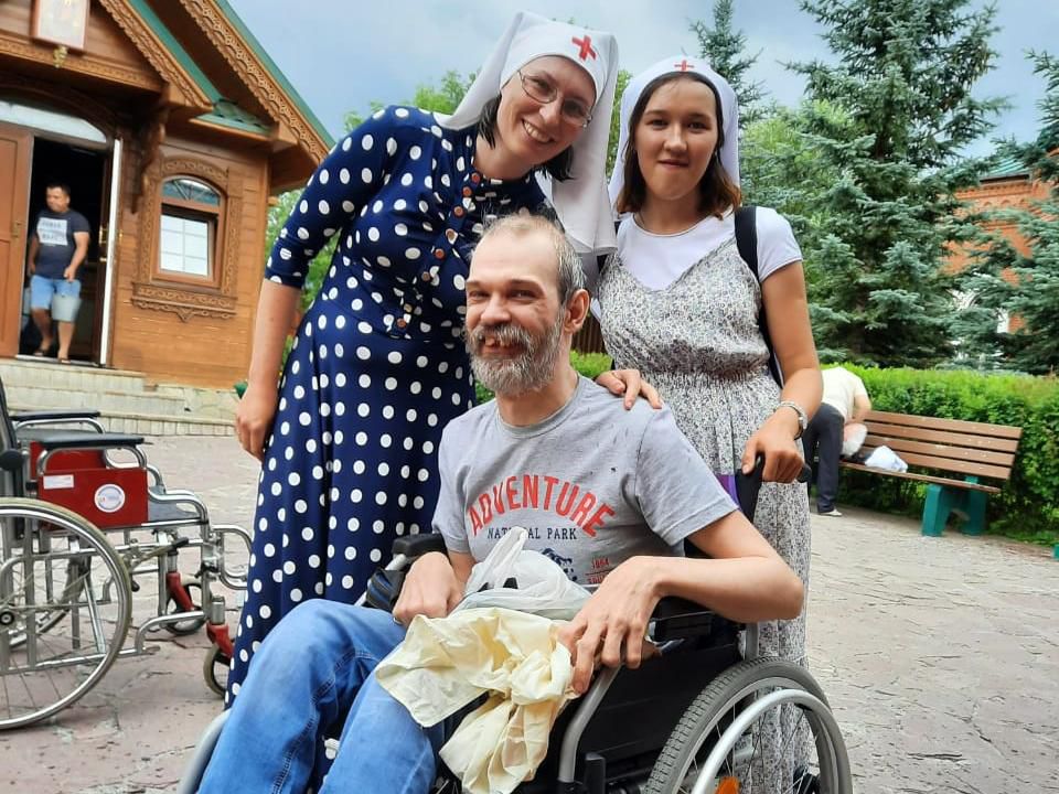 Александр не выезжал из дома в течение двух лет