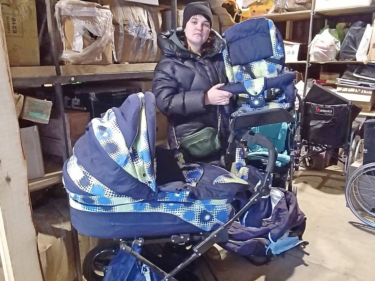 Светлана Чепчугова подбирает коляску для малыша